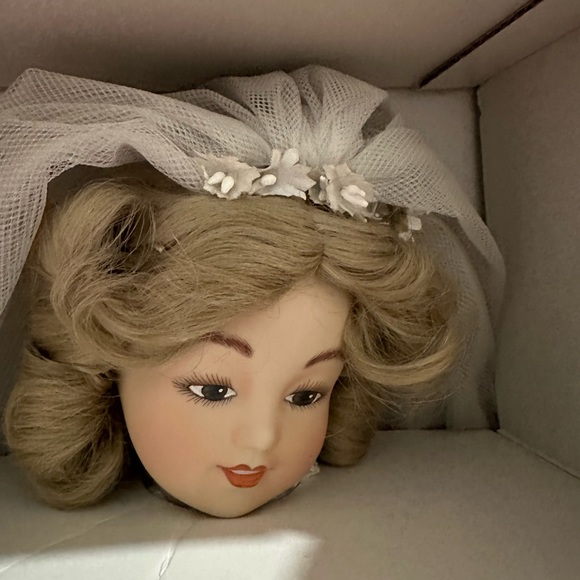 1988 Playing bride porcelain doll maud Humphrey Bogart - Picture 2 of 7